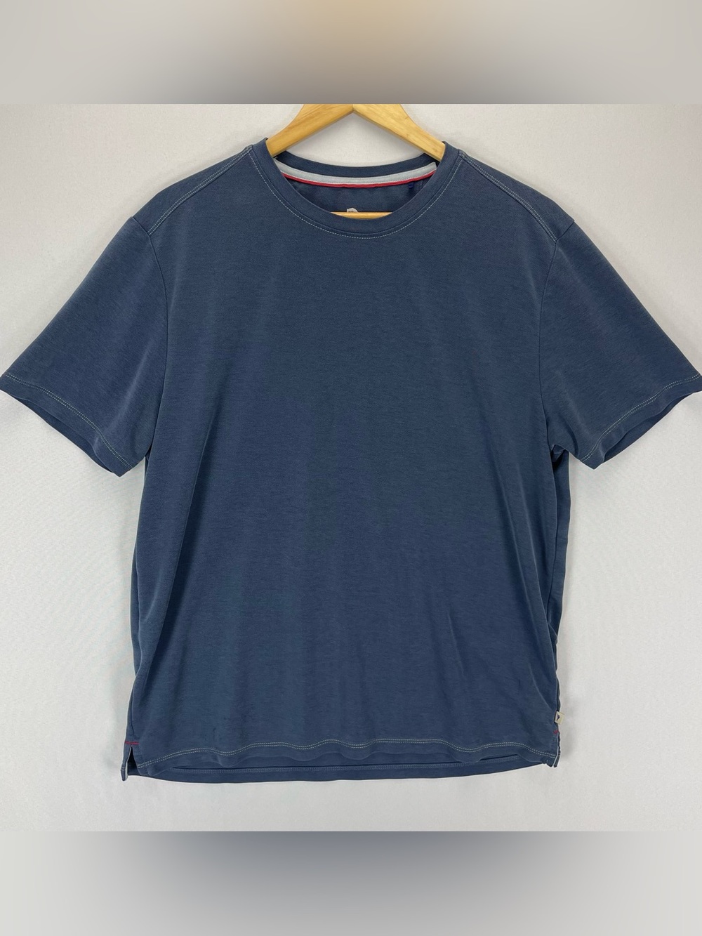 Tommy Bahama T Shirt Mens L Blue Soft Tencel Blend Crewneck Tee Back Marlin Logo